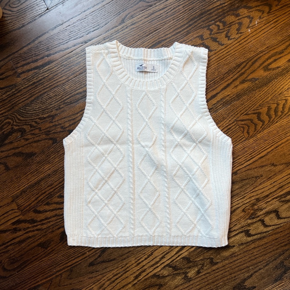 Hollister White Cable Knit Sleeveless Top